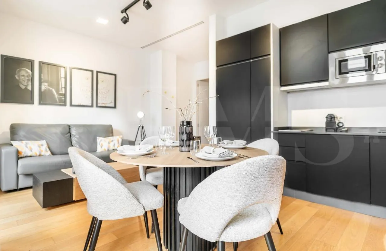 Luxe Apartment In The Historic Center By Rems Malaga